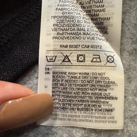 Men's Adidas Black Pullover Short Sleeve Performance Shirt Size Small NEW - Picture 6 of 11